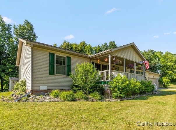 255 Whispering Creek Drive, Ionia, MI 48846