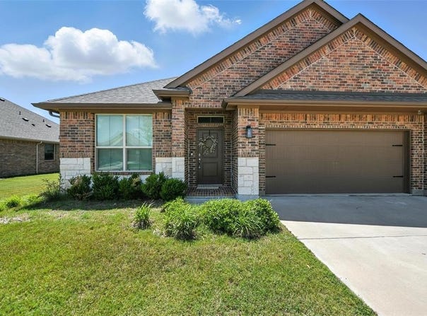3443 Eloise Lane, Krum, TX 76249