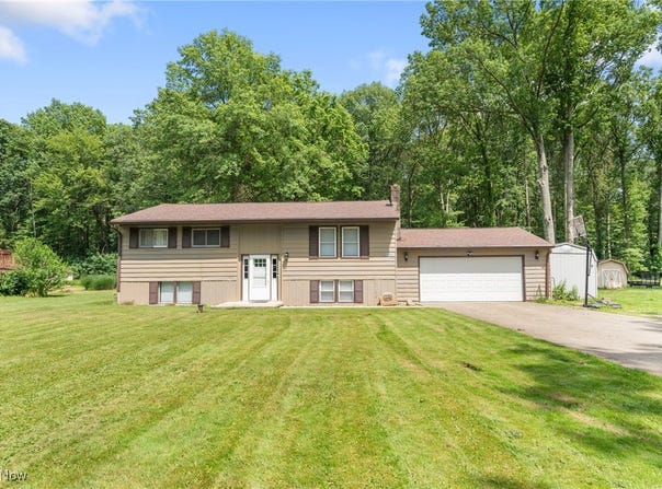 5511 Donner Drive, New Franklin, OH 44216