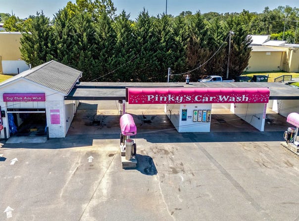 100 EAST AVE, Waynesboro, VA 22980