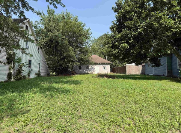 2006 Central Avenue, Anderson, IN 46016