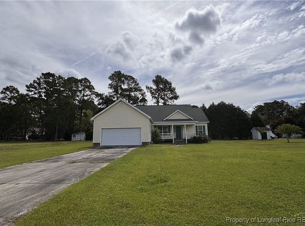 205 Kelly Drive, Laurinburg, NC 28352