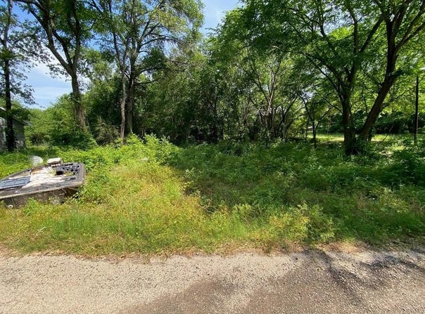 149 Lake Creek Drive, Mabank, TX 75156