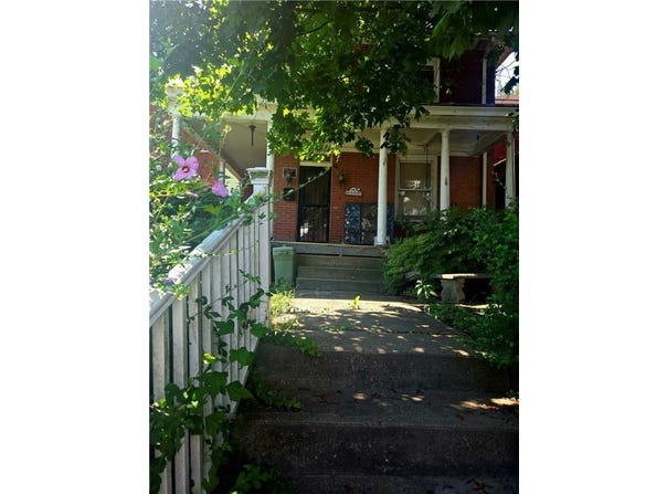 110 Fulton Pl, Mt Oliver, PA 15210