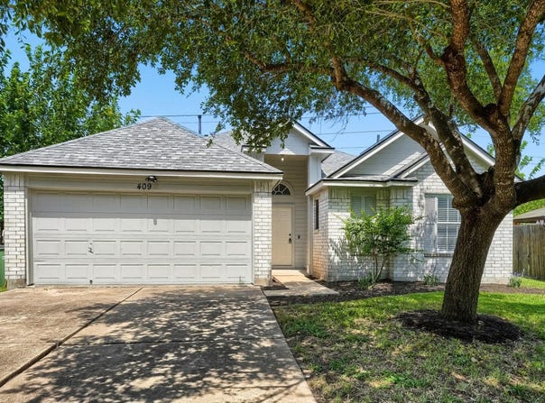 409 Willowbrook Dr, Hutto, TX 78634