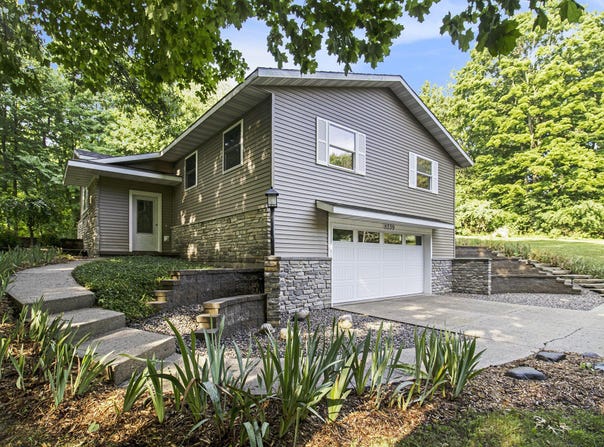 8339 Childsdale Avenue NE, Rockford, MI 49341