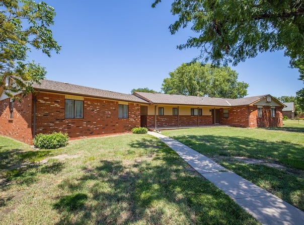 2418 W Rio Vista Dr., Wichita, KS 67204
