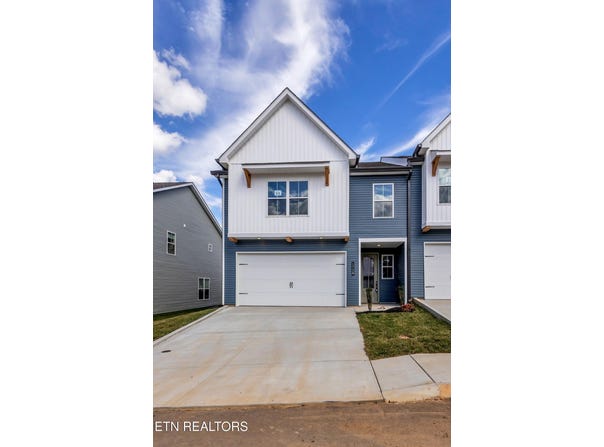 1728 Lateglow Way, Knoxville, TN 37931