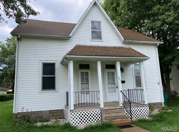 1031 N 1st Street, Breese, IL 62230