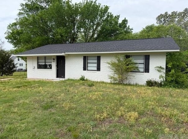 111 E Halliburton, DeWitt, AR 72042