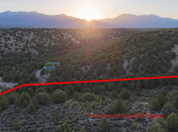 2 Sandia Canyon Rd, Arroyo Hondo, NM 87513