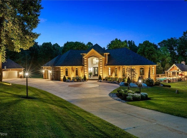 587 Messina Drive, Wadsworth, OH 44281