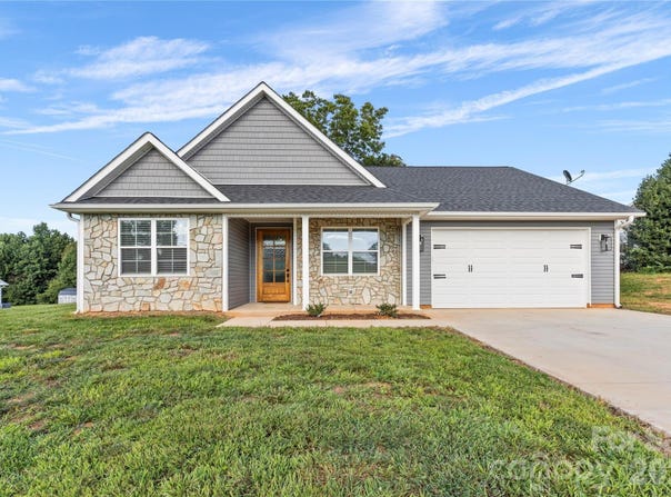 160 Tranquility Lane, Harmony, NC 28634