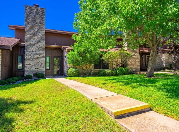 2007 West Lane, Kerrville, TX 78028