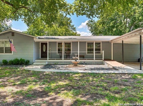 404 Reiley Rd, Seguin, TX 78155