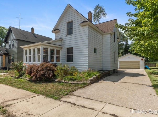 22 N Jefferson Street, Zeeland, MI 49464