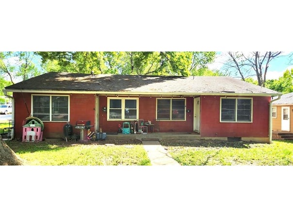 1700 SW Mc Arthur Street, Blue Springs, MO 64015