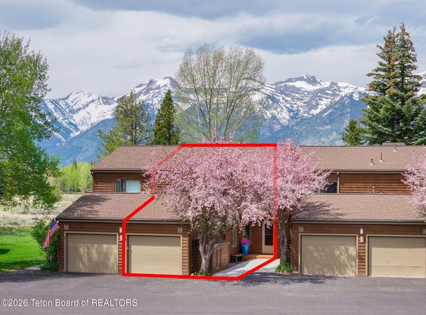 330 E SAGEBRUSH Drive, Jackson, WY 83001