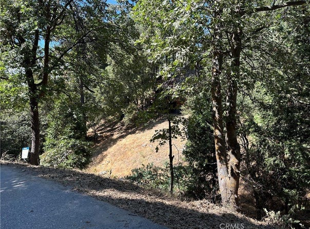 24960 Saxon Drive, Crestline, CA 92325