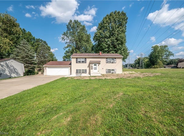 3907 S Schenley Avenue, Youngstown, OH 44511