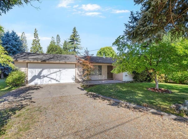 100 Jacoby Street, Gold Hill, OR 97525