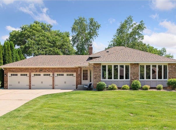 5824 Churchill Street, Shoreview, MN 55126