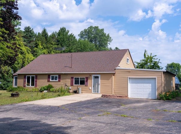 4415 E Blanchard Road, Shepherd, MI 48883