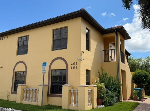 4921 SW 16th Place, Cape Coral, FL 33914