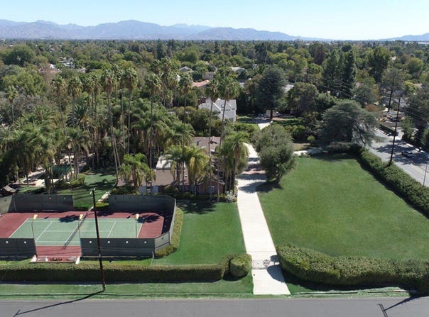 17545 Parthenia St, Sherwood Forest, CA 91325