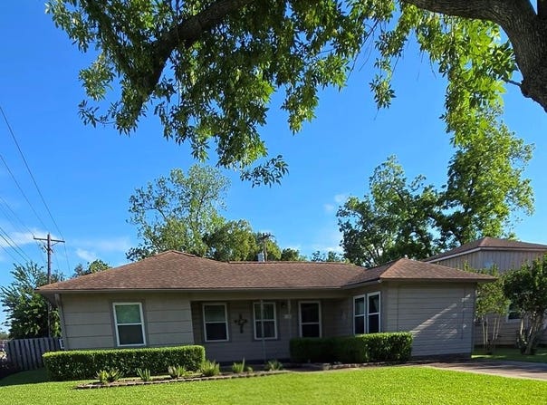 1116 Southhampton, Angleton, TX 77515