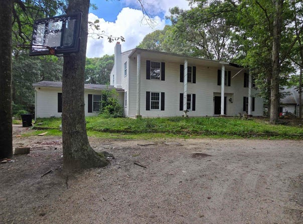 29 Robert Best Road, Egg Harbor Township, NJ 08234