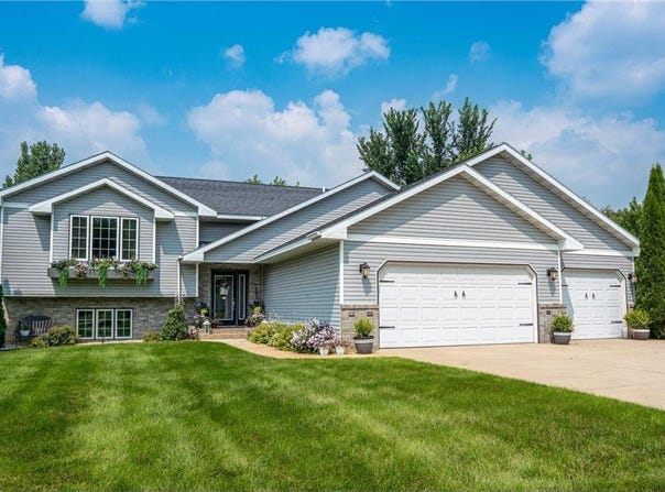 2960 Wilderness Ridge Road SE, Alexandria, MN 56308