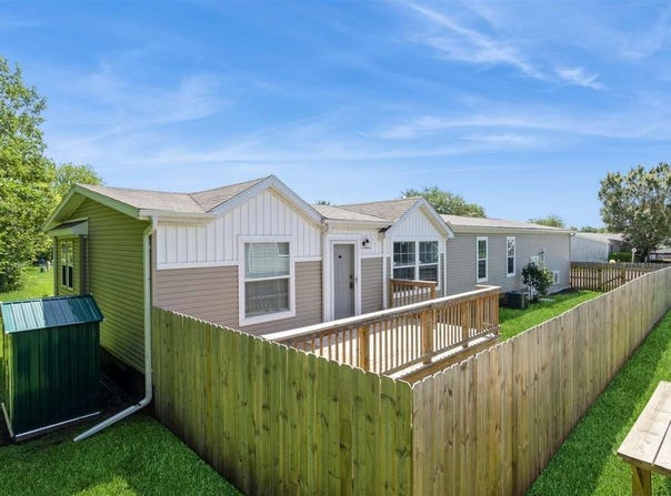 322 Mosswood Ln, IA 52246