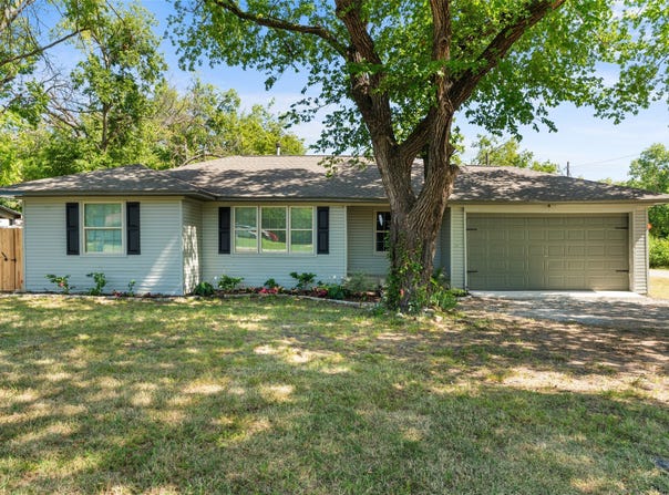 612 E 8th Street, Kemp, TX 75143