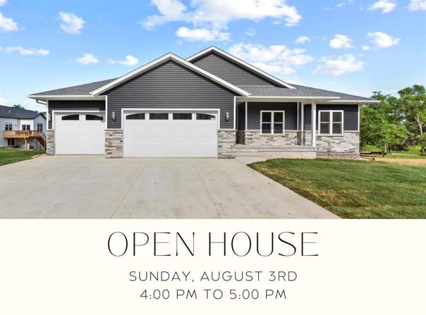 2416 Kestrel Dr SE, IA 52403