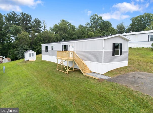 16 PINE STREET, YORK, PA 17406
