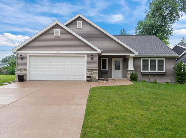 1050 Mihill Ave, Fond Du Lac, WI 54935