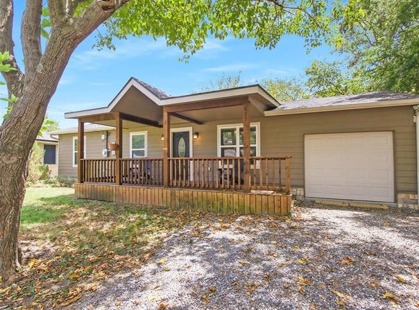 425 W Marshall Drive, Van Alstyne, TX 75495