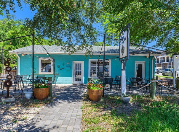 102 W Brown Street, Southport, NC 28461