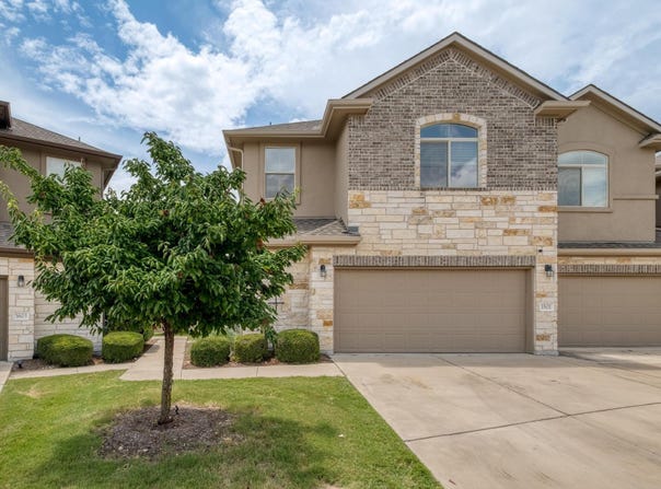 2880 Donnell DR, Round Rock, TX 78664