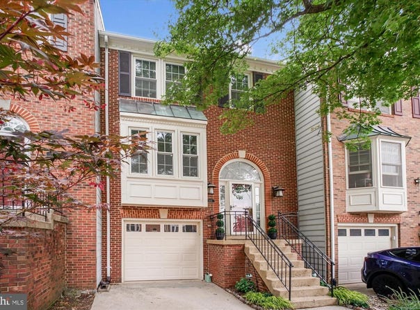 2112 PATTY LN, VIENNA, VA 22182