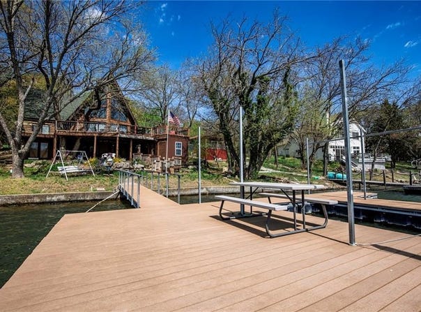 521 W Sugar Lake Drive, Mound City, KS 66056