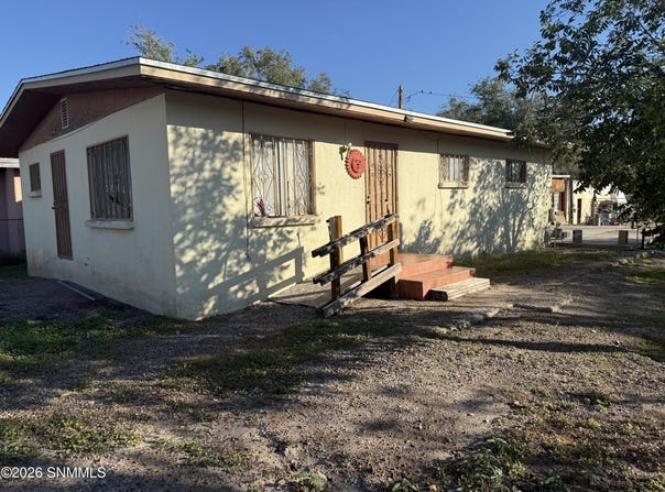 211 E Corpening Avenue, La Mesa, NM 88044