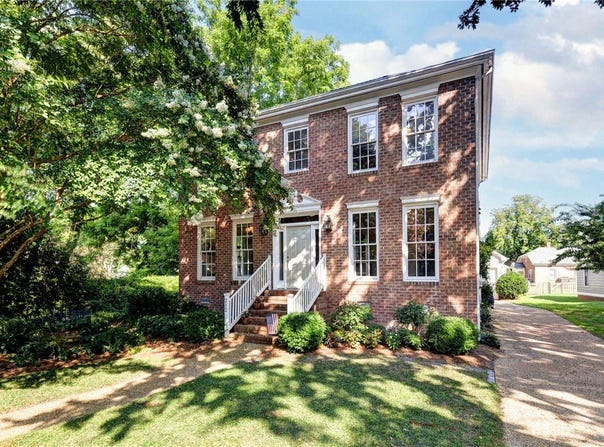 212  Smith St, Yorktown, VA 23690