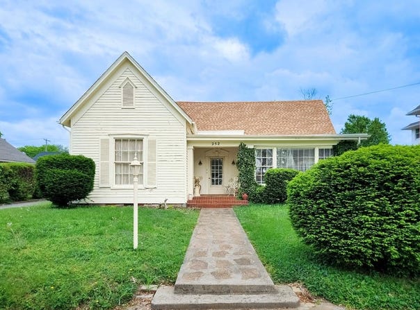 252  Union Street, Madisonville, KY 42431