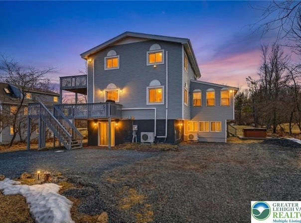 24 Hopkins Circle, Penn Forest Twp, PA 18210