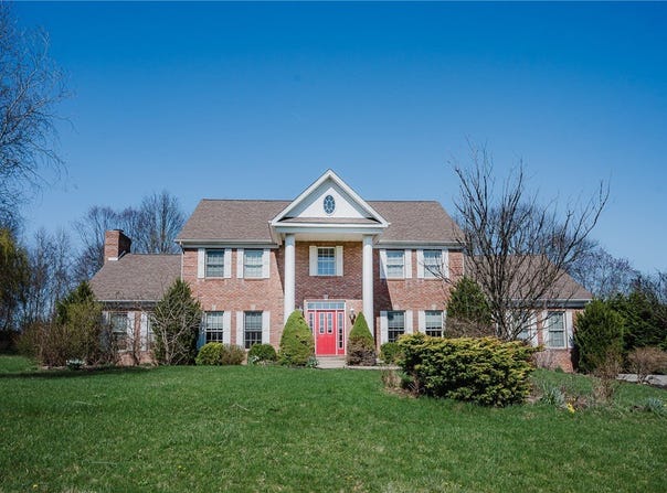 208 Skyline Dr, White Twp, PA 15701