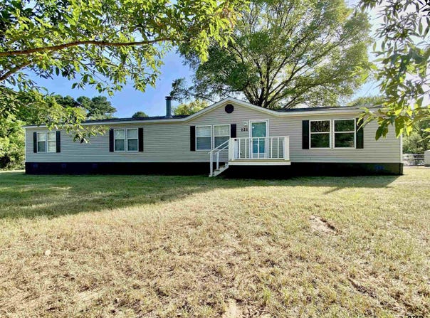 121 Allen St, Arp, TX 75750