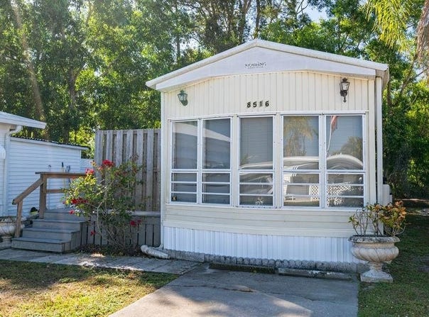 8516 Pepperwood Dr, ESTERO, FL 33928