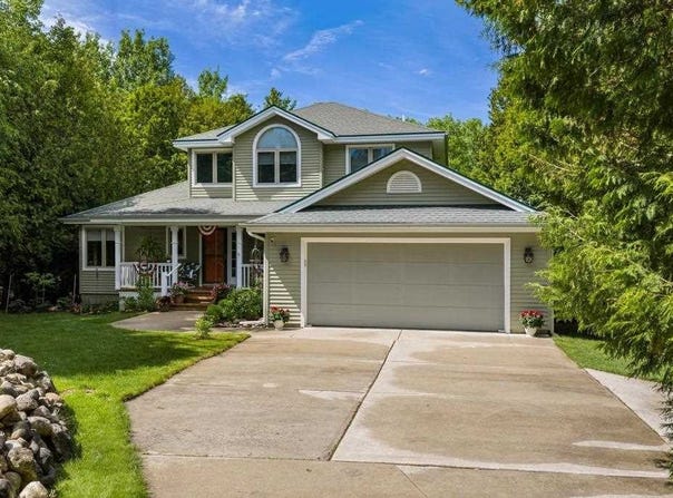 18893 Clipperview, Charlevoix, MI 49720